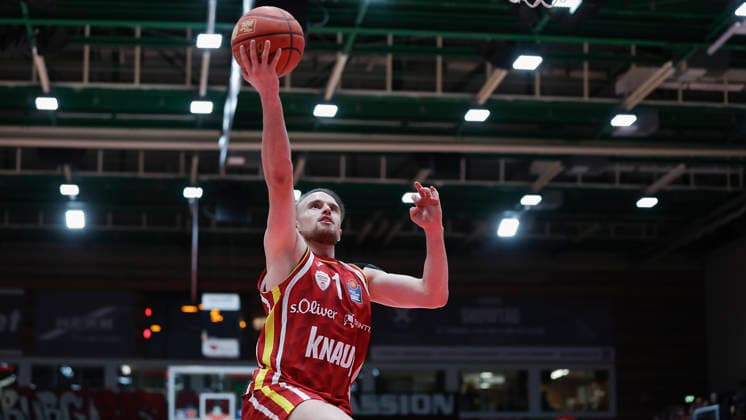 Im Bild: Lukas Herzog (Wuerzburg Baskets, 1) mit dem Korbleger 13.02.2026, Fitness First Wuerzburg Baskets vs. MLP Academics Heidelberg, easyCredit BBL, 20. Spieltag, Deutschland, 97072, tectake-Arena Wuerzburg, Copyright: HMBxMedia xJulienxBecker