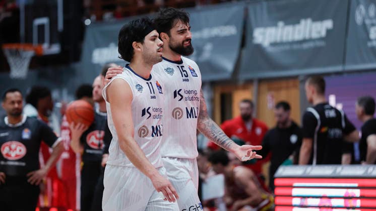 Im Bild: v.li. Erol Ersek (MLP Academics Heidelberg, 11) und Marcel Keßen (MLP Academics Heidelberg, 15) 13.02.2026, Fitness First Wuerzburg Baskets vs. MLP Academics Heidelberg, easyCredit BBL, 20. Spieltag, Deutschland, 97072, tectake-Arena Wuerzburg, Copyright: HMBxMedia xJulienxBecker