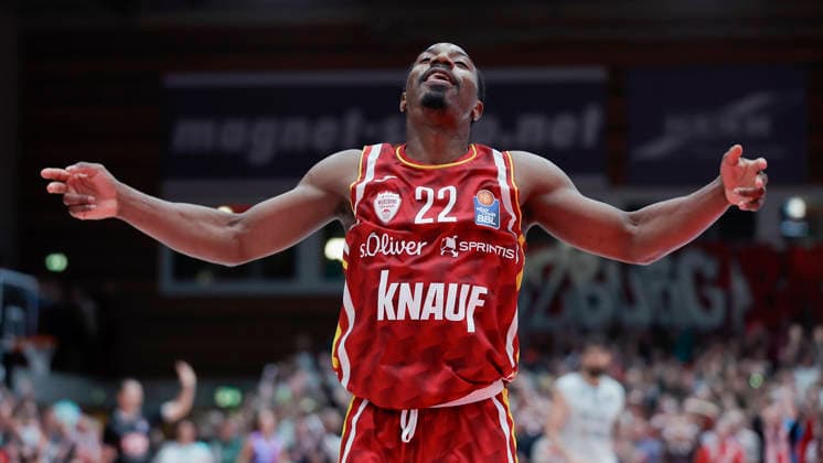 Im Bild: Jubel bei Johnathan Stove (Wuerzburg Baskets, 22) 13.02.2026, Fitness First Wuerzburg Baskets vs. MLP Academics Heidelberg, easyCredit BBL, 20. Spieltag, Deutschland, 97072, tectake-Arena Wuerzburg, Copyright: HMBxMedia xJulienxBecker
