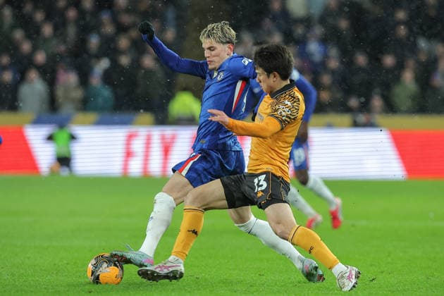 Hull City v Chelsea Emirates FA Cup Yu Hirakawa of Hull City and Alejandro Garnacho of Chelsea challenge for the ball during the Emirates FA Cup Fourth Round match at the MKM Stadium, Hull 13 02 2026 UK Newspapers OUT Copyright: xDavidxGreavesx FIL-22964-0028