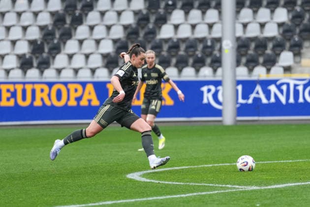 Google Pixel Frauen-Bundesliga: SC Freiburg vs. 1. FC Union Berlin, 14.02.2026 Anna Weiß (1. FC Union Berlin, 21) mit ihrem Schuss zum 0:1 Google Pixel Frauen-Bundesliga: SC Freiburg vs. 1. FC Union Berlin, Dreisamstadion, 14.02.2026 DFB DFL REGULATIONS PROHIBIT ANY USE OF PHOTOGRAPHS AS IMAGE SEQUENCES AND OR QUASI-VIDEO. Copyright: xBEAUTIFULxSPORTS Boscox
