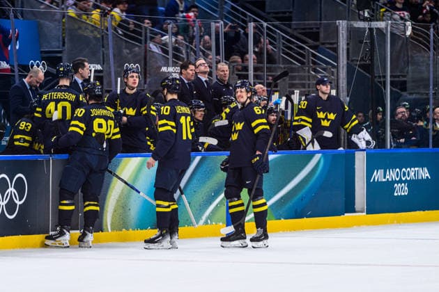 260214 Players of Sweden looks dejected after 1-1 in the men s Ice hockey, Eishockey game between Sweden and Slovakia during day 8 of the 2026 Winter Olympics on February 14, 2026 in Milan. Photo: Carl Sandin BILDBYRAN kod CS CS0879 ishockey ice hockey Olympic Games, Olympische Spiele, Olympia, OS olympics winter olympics os ol olympiska spel vinter-os olympiske leker milano cortina 2026 milan cortina 2026 milano cortina 2026 olympic games milano cortina 2026 winter olympic games milano cortina-os milano cortina-ol vinter-ol 8 bbeng sverige sweden slovakien slovakia depp *** 260214 Players of Sweden looks dejected after 1 1 in the men s ice hockey game between Sweden and Slovakia during day 8 of the 2026 Winter Olympics on February 14, 2026 in Milan Photo Carl Sandin BILDBYRAN kod CS CS0879 ishockey ice hockey olympic games olympics winter olympics os ol olympiska spel vinter os olympiske leker milano cortina 2026 milan cortina 2026 milano cortina 2026 olympic games milano cortina 2026 winter olympic games milano cortina os milano cortina ol vinter ol 8 bbeng sverige sweden slovakien slovakia depp  Copyright: CARLxSANDIN BB260214CS026