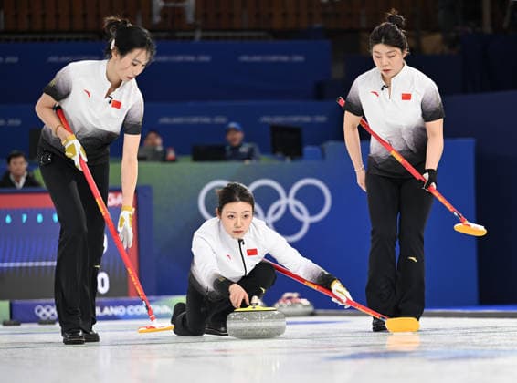 (260214) -- CORTINA D AMPEZZO, Feb. 14, 2026 -- Han Yu (C) of China competes during the curling women round robin session 4 match between China and Italy at the 2026 Milan-Cortina Winter Olympics in Cortina, Italy, Feb. 14, 2026. ) (MICO2026)ITALY-CORTINA D AMPEZZO-OLYMPIC Winter games, Winterspiele,Spiele, Summer games CURLING-WOMEN-ROUND ROBIN-CHN VS ITA LianxYi 