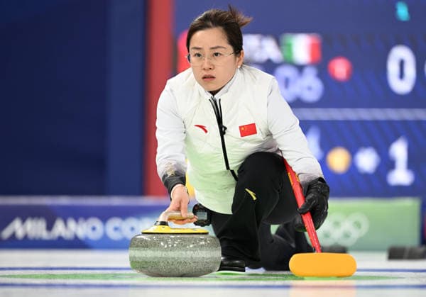 (260214) -- CORTINA D AMPEZZO, Feb. 14, 2026 -- Wang Rui of China competes during the curling women round robin session 4 match between China and Italy at the 2026 Milan-Cortina Winter Olympics in Cortina, Italy, Feb. 14, 2026. ) (MICO2026)ITALY-CORTINA D AMPEZZO-OLYMPIC Winter games, Winterspiele,Spiele, Summer games CURLING-WOMEN-ROUND ROBIN-CHN VS ITA LianxYi 