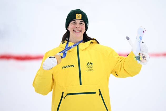 2026 WINTER Olympic Games, Olympische Spiele, Olympia, OS Jakara Anthony of Australia celebrates after being presented the Gold medal during the victory ceremony for the Women™s Dual Moguls Final at the Livigno Aerial and Moguls Park on day 8 of the 2026 Milano Cortina Winter Olympic Games in Livigno, Italy, Wednesday, February 11, 2026. ( NO ARCHIVING, EDITORIAL USE ONLY LIVIGNO SONDRIO ITALY  Copyright: xDANxHIMBRECHTSx 20260214161753374328