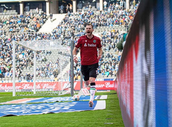 Fussball, Herren, Saison 2025 2026, 2. Bundesliga (22. Spieltag), Hertha BSC - Hannover 96, Boris Tomiak (Hannover), Jubel nach Tor zum 0:1, 14.02. 2026,