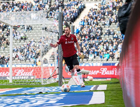 Fussball, Herren, Saison 2025 2026, 2. Bundesliga (22. Spieltag), Hertha BSC - Hannover 96, Boris Tomiak (Hannover), Jubel nach Tor zum 0:1, 14.02. 2026,