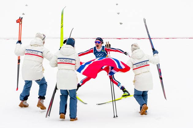 Winter Olympics in Milan Cortina 2026 Val di Fiemme, Italy 20260214. Kristin Austgulen Fosnaes, Astrid oyre Slind, Karoline Simpson-Larsen and Heidi Weng from Norway cheer during the women s 4 x 7.5 km cross-country relay at Lago di Tesero during the Winter Olympics in Milano Cortina 2026. Photo: Lise Aserud NTB Val di Fiemme Italy EDITORIAL USE ONLY. RESTRICTED USE FOR BETTING COMPANIES Ref:_SPOZ-CszMltx7A.jpg *** Winter Olympics in Milan Cortina 2026 Val di Fiemme, Italy 20260214 Kristin Austgulen Fosnaes, Astrid oyre Slind, Karoline Simpson Larsen and Heidi Weng from Norway cheer during the women s 4 x 7 5 km cross country relay at Lago di Tesero during the Winter Olympics in Milano Cortina 2026 Photo Lise Aserud NTB Val di Fiemme Italy EDITORIAL USE ONLY RESTRICTED USE FOR BETTING COMPANIES  Copyright: xLisexAserudx xNTBx
