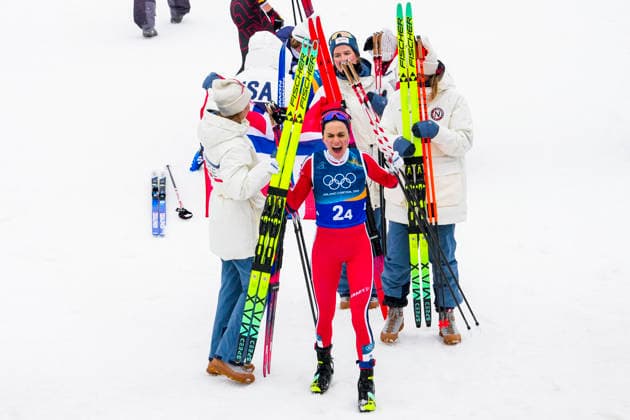 Winter Olympics in Milan Cortina 2026 Val di Fiemme, Italy 20260214. Kristin Austgulen Fosnaes, Astrid oyre Slind, Karoline Simpson-Larsen and Heidi Weng from Norway cheer during the women s 4 x 7.5 km cross-country relay at Lago di Tesero during the Winter Olympics in Milano Cortina 2026. Photo: Lise Aserud NTB Val di Fiemme Italy EDITORIAL USE ONLY. RESTRICTED USE FOR BETTING COMPANIES Ref:_SPOdi9ce_Z7riM.jpg *** Winter Olympics in Milan Cortina 2026 Val di Fiemme, Italy 20260214 Kristin Austgulen Fosnaes, Astrid oyre Slind, Karoline Simpson Larsen and Heidi Weng from Norway cheer during the women s 4 x 7 5 km cross country relay at Lago di Tesero during the Winter Olympics in Milano Cortina 2026 Photo Lise Aserud NTB Val di Fiemme Italy EDITORIAL USE ONLY RESTRICTED USE FOR BETTING COMPANIES  Copyright: xLisexAserudx xNTBx