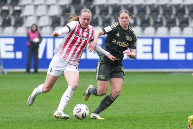 Google Pixel Frauen-Bundesliga: SC Freiburg vs. 1. FC Union Berlin, 14.02.2026 Zweikampf zwischen Luca Birkholz (SC Freiburg, 23) und Samantha Steuerwald (1. FC Union Berlin, 19) Google Pixel Frauen-Bundesliga: SC Freiburg vs. 1. FC Union Berlin, Dreisamstadion, 14.02.2026 DFB DFL REGULATIONS PROHIBIT ANY USE OF PHOTOGRAPHS AS IMAGE SEQUENCES AND OR QUASI-VIDEO. Copyright: xBEAUTIFULxSPORTS Boscox
