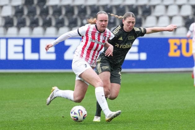 Google Pixel Frauen-Bundesliga: SC Freiburg vs. 1. FC Union Berlin, 14.02.2026 Zweikampf zwischen Luca Birkholz (SC Freiburg, 23) und Samantha Steuerwald (1. FC Union Berlin, 19) Google Pixel Frauen-Bundesliga: SC Freiburg vs. 1. FC Union Berlin, Dreisamstadion, 14.02.2026 DFB DFL REGULATIONS PROHIBIT ANY USE OF PHOTOGRAPHS AS IMAGE SEQUENCES AND OR QUASI-VIDEO. Copyright: xBEAUTIFULxSPORTS Boscox