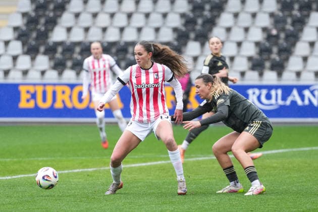 Google Pixel Frauen-Bundesliga: SC Freiburg vs. 1. FC Union Berlin, 14.02.2026 Zweikampf zwischen Maj Schneider (SC Freiburg, 15) und Tanja Pawollek (1. FC Union Berlin, 31) Google Pixel Frauen-Bundesliga: SC Freiburg vs. 1. FC Union Berlin, Dreisamstadion, 14.02.2026 DFB DFL REGULATIONS PROHIBIT ANY USE OF PHOTOGRAPHS AS IMAGE SEQUENCES AND OR QUASI-VIDEO. Copyright: xBEAUTIFULxSPORTS Boscox