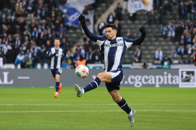 2. Fußball Bundesliga: Hertha BSC - Hannover 96 , 14.02.2026 Freisteller, Einzelbild. Josip Brekalo (Hertha, 7), während der Begegnung in der 2. Fußball Bundesliga: Hertha BSC - Hannover 96 in Berlin, Olympiastadion, am 14.02.2026. DFB regulations prohibit any use of photographs as image sequences and or quasi video.