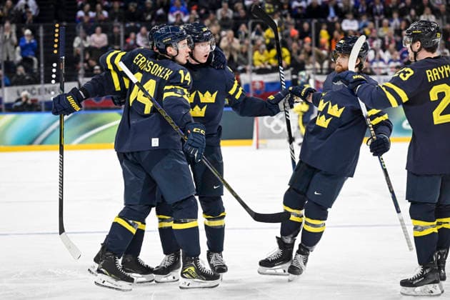 MILAN, ITALY 20260214 Sweden s Adrian Kempe (19) celebrates with Rasmus Dahlin (26) after scoring 2-1 during the Ice hockey, Eishockey match in Group B between Sweden and Slovakia at Santagiulia Arena during the Olympic Games, Olympische Spiele, Olympia, OS in Milan. *** The image is included in the SPORTS PACKAGE. For others PAYMENT IMAGE *** MILANO ITALY x10070x *** MILAN, ITALY 20260214 Sweden s Adrian Kempe 19 celebrates with Rasmus Dahlin 26 after scoring 2 1 during the ice hockey match in Group B between Sweden and Slovakia at Santagiulia Arena during the Olympic Games in Milan The image is included in the SPORTS PACKAGE For others PAYMENT IMAGE MILANO ITALY x10070x  Copyright: xJessicaxGow TTx 2026 OLYMPICS ICE HOCKEY SWEDEN-SLOVAKIA