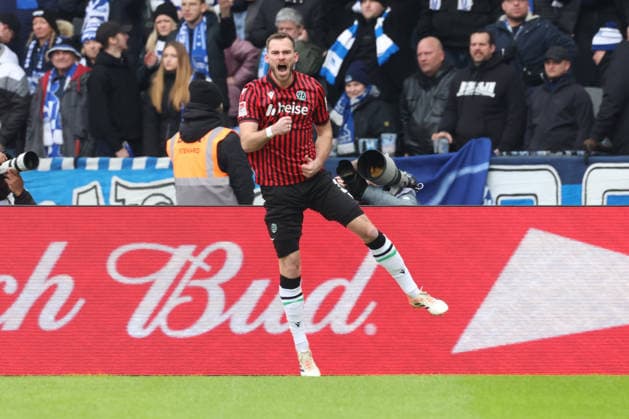 DEU, DFL, 2. FBL, Hertha BSC vs. Hannover 96, 14.02.2026, Berliner Olympiastadion, Berlin, DEU, DFL, 2. FBL, Hertha BSC vs. Hannover 96, im Bild nach =:1 durch BORIS TOMIAK (Hannover 96 3) DFL - regulations prohibit any use of Photographs as image sequences and or quasi-video