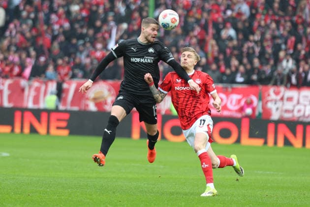 14.02.2026, xrekx, Fussball 2.Bundesliga, 1.FC Kaiserslautern - SpVgg Greuther Fuerth v.l. Jan Elvedi (SpVgg Greuther Fuerth) Norman Bassette (1.FC Kaiserslautern) Zweikampf, Aktion, action, battle for the ball (DFL DFB REGULATIONS PROHIBIT ANY USE OF PHOTOGRAPHS as IMAGE SEQUENCES and or QUASI-VIDEO) Kaiserslautern