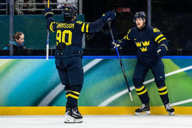 260214 Elias Pettersson of Sweden celebrates 3-2 in the men s Ice hockey, Eishockey game between Sweden and Slovakia during day 8 of the 2026 Winter Olympics on February 14, 2026 in Milan. Photo: Carl Sandin BILDBYRAN kod CS CS0879 ishockey ice hockey Olympic Games, Olympische Spiele, Olympia, OS olympics winter olympics os ol olympiska spel vinter-os olympiske leker milano cortina 2026 milan cortina 2026 milano cortina 2026 olympic games milano cortina 2026 winter olympic games milano cortina-os milano cortina-ol vinter-ol 8 bbeng sverige sweden slovakien slovakia jubel *** 260214 Elias Pettersson of Sweden celebrates 3 2 in the men s ice hockey game between Sweden and Slovakia during day 8 of the 2026 Winter Olympics on February 14, 2026 in Milan Photo Carl Sandin BILDBYRAN kod CS CS0879 ishockey ice hockey olympic games olympics winter olympics os ol olympiska spel vinter os olympiske leker milano cortina 2026 milan cortina 2026 milano cortina 2026 olympic games milano cortina 2026 winter olympic games milano cortina os milano cortina ol vinter ol 8 bbeng sverige sweden slovakien slovakia jubel  Copyright: CARLxSANDIN BB260214CS063