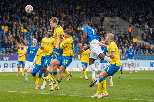 Deutschland, Fussball, 2. Bundesliga, Eintracht Braunschweig - SV Darmstadt am 14.02. in Braunschweig (Eintracht-Stadion): Chance Patric Pfeiffer (SV Darmstadt 98 6)