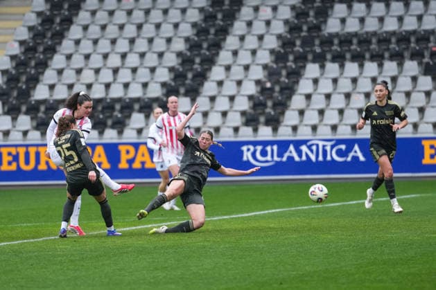 Google Pixel Frauen-Bundesliga: SC Freiburg vs. 1. FC Union Berlin, 14.02.2026 Svenja Fölmli (SC Freiburg, 9) mit ihrem Schuss zum 1:1 Google Pixel Frauen-Bundesliga: SC Freiburg vs. 1. FC Union Berlin, Dreisamstadion, 14.02.2026 DFB DFL REGULATIONS PROHIBIT ANY USE OF PHOTOGRAPHS AS IMAGE SEQUENCES AND OR QUASI-VIDEO. Copyright: xBEAUTIFULxSPORTS Boscox