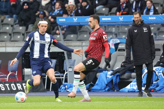 DEU, DFL, 2. FBL, Hertha BSC vs. Hannover 96, 14.02.2026, Berliner Olympiastadion, Berlin, DEU, DFL, 2. FBL, Hertha BSC vs. Hannover 96, im Bild Fabian Reese (Hertha BSC Berlin 11), Co-Trainer Andre Mijatovic (Hertha BSC Berlin), VIRGIL GHITA (Hannover 96 5) DFL - regulations prohibit any use of Photographs as image sequences and or quasi-video