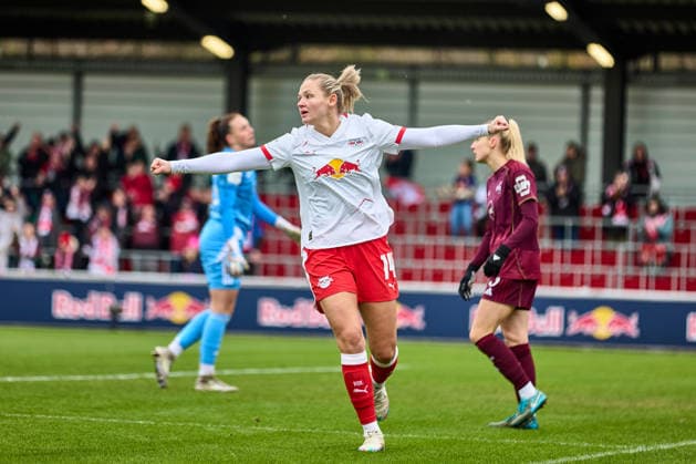 14.02.2026, GER, Frauenfußball, BL, 2025 2026, RB Leipzig - 1. FC Nürnberg Marleen Schimmer (14, RB Leipzig), Freisteller, Jubel nach 1:0 Leipzig Trainingszentrum der Roten Bulle Sachsen Deutschland