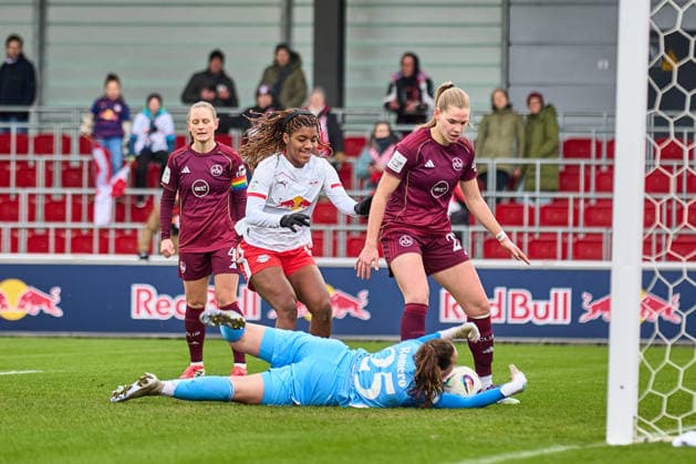 14.02.2026, GER, Frauenfußball, BL, 2025 2026, RB Leipzig - 1. FC Nürnberg Delice Boboy (17, RB Leipzig), Angriff, Torraumszene Leipzig Trainingszentrum der Roten Bulle Sachsen Deutschland