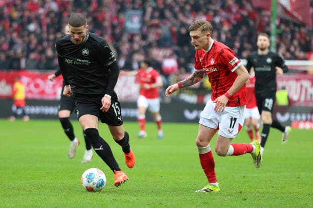 14.02.2026, xrekx, Fussball 2.Bundesliga, 1.FC Kaiserslautern - SpVgg Greuther Fuerth v.l. Jan Elvedi (SpVgg Greuther Fuerth) Norman Bassette (1.FC Kaiserslautern) (DFL DFB REGULATIONS PROHIBIT ANY USE OF PHOTOGRAPHS as IMAGE SEQUENCES and or QUASI-VIDEO) Kaiserslautern