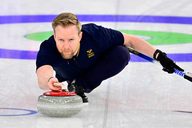 CORTINA, ITALIEN 20260214 Niklas Edin under herrarnas gruppspelsmatch, omgang 5, mellan Kina och Sverige i OS-curlingen i Cortina. *** Bilden ingar i SPORTPAKET. För övriga BETALBILD ** CORTINA ITALIEN x10030x *** CORTINA, ITALY 20260214 Niklas Edin during the mens group stage match, round 5, between China and Sweden in the Olympic curling in Cortina Picture in SPORTPAKET For others PAYPICTURE CORTINA ITALY x10030x  Copyright: xJonasxEkströmer TTx OS 2026 CURLING HERRAR KINA-SVERIGE