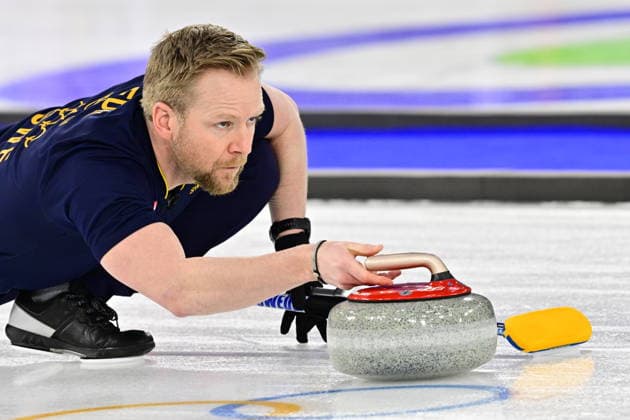 CORTINA, ITALY 20260214 Niklas Edin during the men s group stage match, round 5, between China and Sweden in the Olympic curling in Cortina. *** The image is included in the SPORTS PACKAGE. For others PAYMENT IMAGE ** CORTINA ITALY x10030x *** CORTINA, ITALY 20260214 Niklas Edin during the men s group stage match, round 5, between China and Sweden in the Olympic curling in Cortina The image is included in the SPORTS PACKAGE For others PAYMENT IMAGE CORTINA ITALY x10030x  Copyright: xJonasxEkströmer TTx OS 2026 CURLING HERRAR KINA-SVERIGE