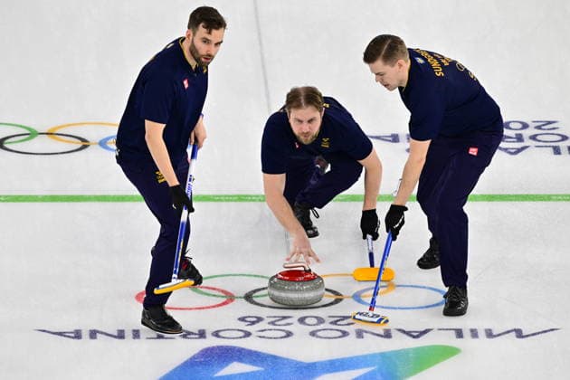 CORTINA, ITALIEN 20260214 Oskar Eriksson, Rasmus Wrana och Christoffer Sundgren i Lag Edin under herrarnas gruppspelsmatch, omgang 5, mellan Kina och Sverige i OS-curlingen i Cortina. *** Bilden ingar i SPORTPAKET. För övriga BETALBILD ** CORTINA ITALIEN x10030x *** CORTINA, ITALY 20260214 Oskar Eriksson, Rasmus Wrana and Christoffer Sundgren in Team Edin during the mens group stage match, round 5, between China and Sweden in the Olympic curling in Cortina Picture in SPORTPAKET For others PAYPICTURE CORTINA ITALY x10030x  Copyright: xJonasxEkströmer TTx OS 2026 CURLING HERRAR KINA-SVERIGE