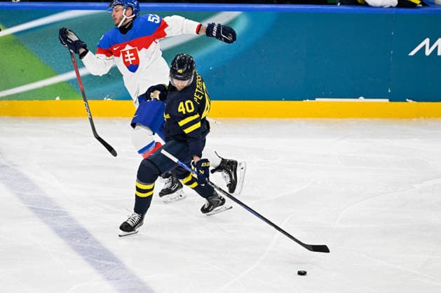 Winter Olympics - Men s Ice hockey, Eishockey - Sweden v Slovakia Martin Marincin 52 of Team Slovakia and Elias Pettersson 40 of Team Sweden during the men s ice hockey game between Sweden and Slovakia during the 2026 Winter Olympics on February 14, 2026 in Milan, Italy. Photo by JMP ABACAPRESS.COM Milan Italy  Copyright: xJMP ABACAx