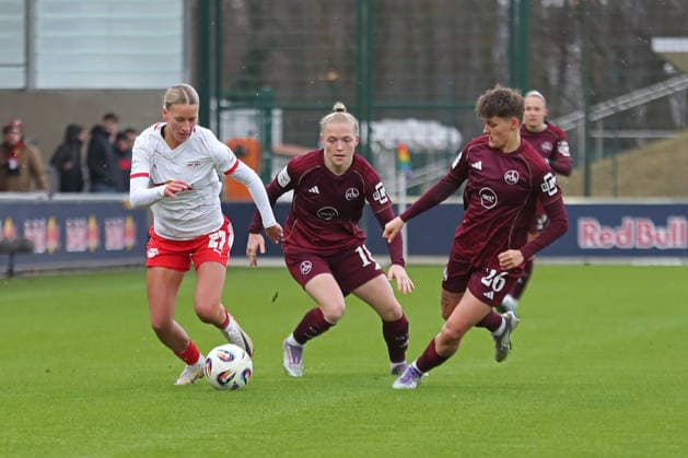 Google Pixel Frauen-Bundesliga, RB Leipzig - 1. FC Nürnberg; 14.02.2026 Marlene Müller (27, RB Leipzig) gegen Franziska Mai (18, 1. FC Nürnberg) und Aneta Polaskova (26, 1. FC Nürnberg). Fußball, Google Pixel Frauen-Bundesliga, Saison 2025 2026, 18. Spieltag: RB Leipzig vs. 1. FC Nürnberg am 14.02.2026, Trainingszentrum Cottaweg, Leipzig. DFB REGULATIONS PROHIBIT ANY USE OF PHOTOGRAPHS AS IMAGE SEQUENCES AND OR QUASI-VIDEO. Copyright: xBEAUTIFULxSPORTS JanxKaeferx
