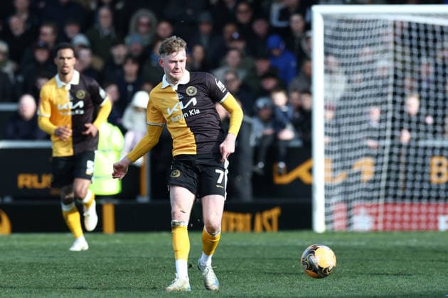 Burton Albion v West Ham United, FA Cup Burton Albion midfielder JJ McKiernan (on loan from Lincoln City) (7) plays the ball forward during the FA Cup match between Burton Albion and West Ham United at the Pirelli Stadium, Burton upon Trent, UK on 14 February 2026. Burton upon Trent Pirelli Stadium Staffordshire UK Editorial use only DataCo restrictions apply See www.football-dataco.com , Copyright: xJohnxMallettx PSI-23741-0069