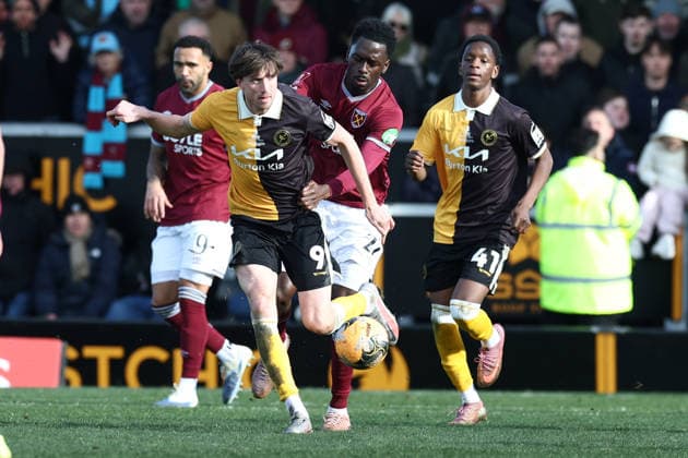 Burton Albion v West Ham United, FA Cup Burton Albion forward Jake Beesley (9) starts an attack during the FA Cup match between Burton Albion and West Ham United at the Pirelli Stadium, Burton upon Trent, UK on 14 February 2026. Burton upon Trent Pirelli Stadium Staffordshire UK Editorial use only DataCo restrictions apply See www.football-dataco.com , Copyright: xJohnxMallettx PSI-23741-0071