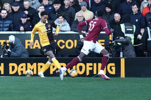 Burton Albion v West Ham United, FA Cup Burton Albion defender Terence Vancooten (5) clears out of defense during the FA Cup match between Burton Albion and West Ham United at the Pirelli Stadium, Burton upon Trent, UK on 14 February 2026. Burton upon Trent Pirelli Stadium Staffordshire UK Editorial use only DataCo restrictions apply See www.football-dataco.com , Copyright: xJohnxMallettx PSI-23741-0080
