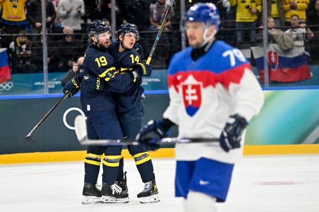 14 02 2026, Milano, Santa Giulia Ice hockey, Eishockey Arena, Winter Olympics: Sweden - Slovakia (Ice Hockey), Adrian Kempe of Sweden and Joel Eriksson Ek of Sweden celebrate a goal Milano Santa Giulia Ice Hockey Arena Lombardy Italy *** 14 02 2026, Milano, Santa Giulia Ice Hockey Arena, Winter Olympics Sweden Slovakia Ice Hockey , Adrian Kempe of Sweden and Joel Eriksson Ek of Sweden celebrate a goal Milano Santa Giulia Ice Hockey Arena Lombardy Italy Copyright: xJustPictures.ch AndreaxBrancax jp-en-AnBr-AB-AAB_737014022026