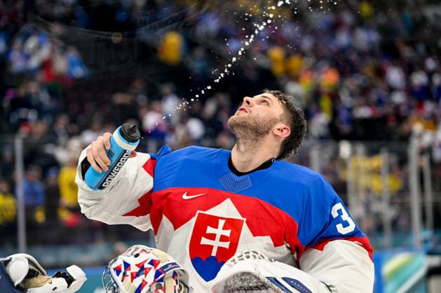 14 02 2026, Milano, Santa Giulia Ice hockey, Eishockey Arena, Winter Olympics: Sweden - Slovakia (Ice Hockey), goalkeeper Samuel Hlavaj of Slovakia Milano Santa Giulia Ice Hockey Arena Lombardy Italy *** 14 02 2026, Milano, Santa Giulia Ice Hockey Arena, Winter Olympics Sweden Slovakia Ice Hockey , goalkeeper Samuel Hlavaj of Slovakia Milano Santa Giulia Ice Hockey Arena Lombardy Italy Copyright: xJustPictures.ch AndreaxBrancax jp-en-AnBr-AB-AAB_780714022026