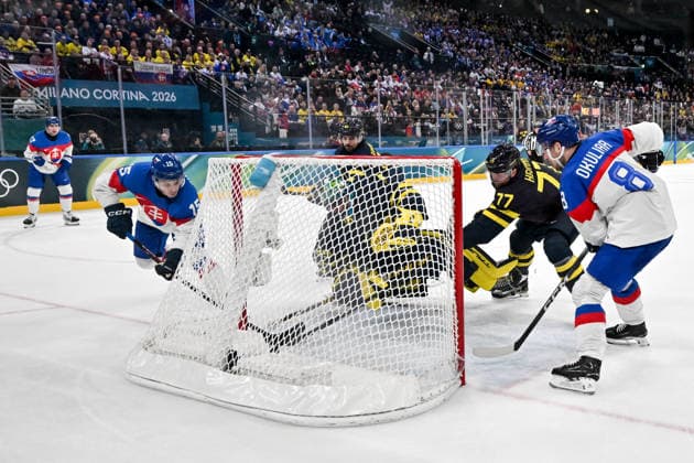 14 02 2026, Milano, Santa Giulia Ice hockey, Eishockey Arena, Winter Olympics: Sweden - Slovakia (Ice Hockey), Dalibor Dvorsky of Slovakia scores a goal Milano Santa Giulia Ice Hockey Arena Lombardy Italy *** 14 02 2026, Milano, Santa Giulia Ice Hockey Arena, Winter Olympics Sweden Slovakia Ice Hockey , Dalibor Dvorsky of Slovakia scores a goal Milano Santa Giulia Ice Hockey Arena Lombardy Italy Copyright: xJustPictures.ch AndreaxBrancax jp-en-AnBr-AB-DSC_241014022026