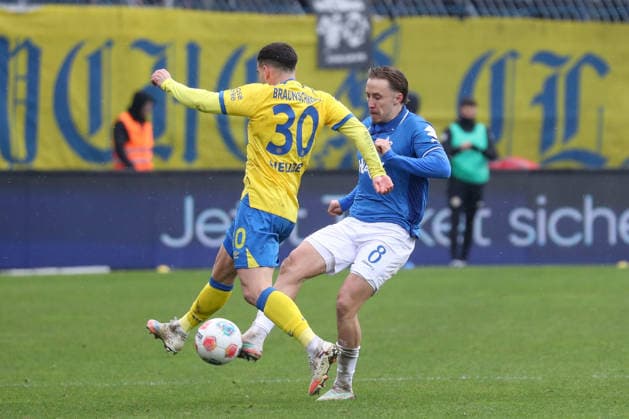 14.02.2026, xgox, Fussball 2.Bundesliga, Eintracht Braunschweig - SV Darmstadt 98 emspor, v.l. Robin Heusser (Heußer, Braunschweig, 30), Luca Marseiler (Darmstadt, 8) Zweikampf, Duell, Kampf, tackle (DFL DFB REGULATIONS PROHIBIT ANY USE OF PHOTOGRAPHS as IMAGE SEQUENCES and or QUASI-VIDEO) Braunschweig