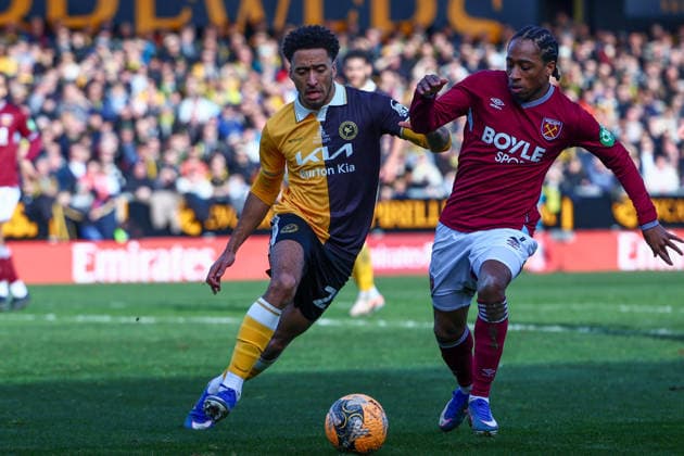 Burton Albion v West Ham United, FA Cup Burton Albion defender Udoka Godwin-Malife(2) holds off West Ham United defender Ezra Mayers (63) during the FA Cup match between Burton Albion and West Ham United at the Pirelli Stadium, Burton upon Trent, UK on 14 February 2026. Burton upon Trent Pirelli Stadium Staffordshire UK Editorial use only DataCo restrictions apply See www.football-dataco.com , Copyright: xJohnxMallettx PSI-23741-0090