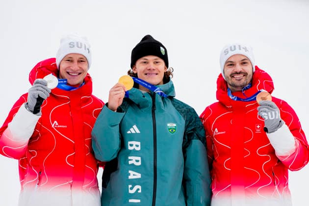 Winter Olympics in Milan Cortina 2026 Bormio, Italy 20260214. Marco Odermatt from Switzerland, Lucas Pinheiro Braathen from Brazil and Loic Meillard from Switzerland on the podium after the men s alpine giant slalom during the Winter Olympics in Milano Cortina 2026. Photo: Cornelius Poppe NTB Bormio Italy EDITORIAL USE ONLY. RESTRICTED USE FOR BETTING COMPANIES Ref:_SPO7oRveY6JhFM.jpg *** Winter Olympics in Milan Cortina 2026 Bormio, Italy 20260214 Marco Odermatt from Switzerland, Lucas Pinheiro Braathen from Brazil and Loic Meillard from Switzerland on the podium after the men s alpine giant slalom during the Winter Olympics in Milano Cortina 2026 Photo Cornelius Poppe NTB Bormio Italy EDITORIAL USE ONLY RESTRICTED USE FOR BETTING COMPANIES  Copyright: xCorneliusxPoppex xNTBx