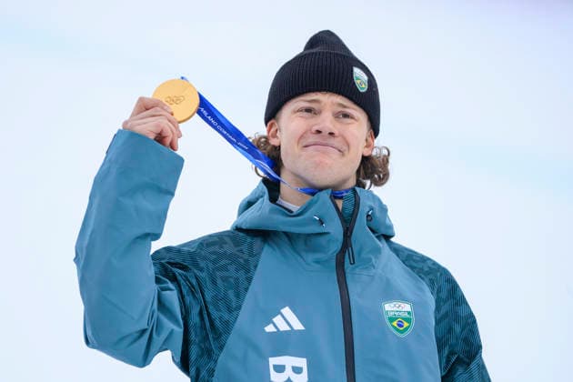OLYMPICS - Winter Olympic Games, Olympische Spiele, Olympia, OS Milano Cortina 2026 BORMIO,ITALY,14.FEB.26 - OLYMPICS, ALPINE SKIING - Winter Olympic Games Milano Cortina 2026, giant slalom, men, medal ceremony. Image shows the rejoicing of Lucas Pinheiro Braathen (BRA).  GEPAxpictures xWolfgangxGrebien