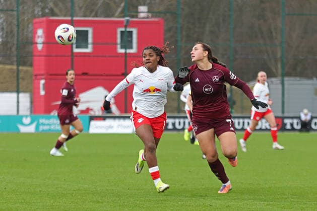 Google Pixel Frauen-Bundesliga, RB Leipzig - 1. FC Nürnberg; 14.02.2026 Delice Boboy (17, RB Leipzig) gegen Leia Varley (7, 1. FC Nürnberg). Fußball, Google Pixel Frauen-Bundesliga, Saison 2025 2026, 18. Spieltag: RB Leipzig vs. 1. FC Nürnberg am 14.02.2026, Trainingszentrum Cottaweg, Leipzig. DFB REGULATIONS PROHIBIT ANY USE OF PHOTOGRAPHS AS IMAGE SEQUENCES AND OR QUASI-VIDEO. Copyright: xBEAUTIFULxSPORTS JanxKaeferx