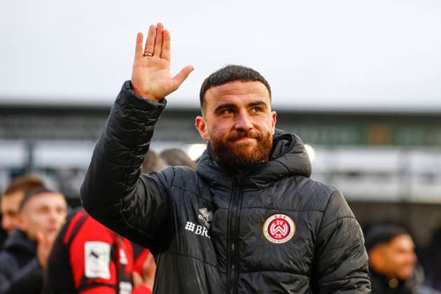 14.02.2026, xavx, Fussball 3.Liga, SV Wehen Wiesbaden - MSV Duisburg v.l. Fatih Kaya (SV Wehen Wiesbaden) jubeln jubelt nach Spielende. (DFL DFB REGULATIONS PROHIBIT ANY USE OF PHOTOGRAPHS as IMAGE SEQUENCES and or QUASI-VIDEO) Wiesbaden