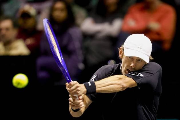 ROTTERDAM - Alex de Minaur (Australia) in action against Ugo Humbert (France) during the quarterfinals on the fifth day of the ABN AMRO tennis tournament in Ahoy Rotterdam. BAS CZERWINSKI ANP xVIxANPxSportx xxANPxIVx 550678000 originalFilename: 550678000.jpg