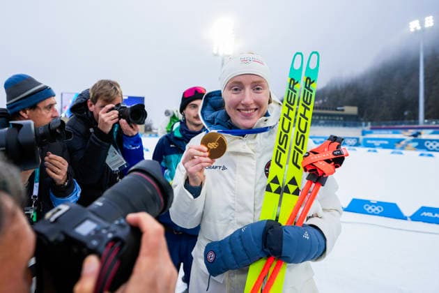 Winter Olympics in Milan Cortina 2026 Anterselva, Italy 20260214. Maren Kirkeeide from Norway with gold medal after 7.5 km sprint women in biathlon during the Winter Olympics in Milano Cortina 2026. Photo: Heiko Junge NTB Anterselva Italy EDITORIAL USE ONLY. RESTRICTED USE FOR BETTING COMPANIES Ref:_SPOvGKWfOlIEmw.jpg *** Winter Olympics in Milan Cortina 2026 Anterselva, Italy 20260214 Maren Kirkeeide from Norway with gold medal after 7 5 km sprint women in biathlon during the Winter Olympics in Milano Cortina 2026 Photo Heiko Junge NTB Anterselva Italy EDITORIAL USE ONLY RESTRICTED USE FOR BETTING COMPANIES  Copyright: xHeikoxJungex xNTBx