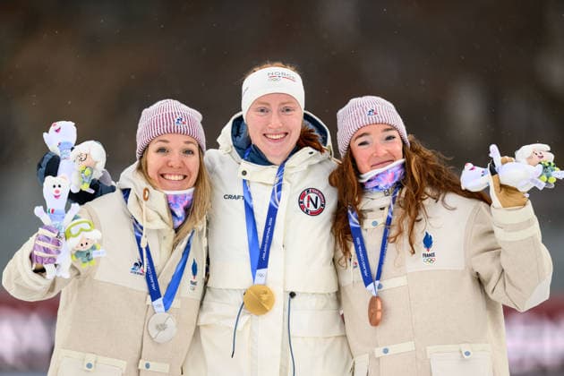 260214 Silver medalist Oceane Michelon of France, gold medalist Maren Kirkeeide of Norway and bronze medalist Lou Jeanmonnot of France on the podium in women s biathlon 7,5 km sprint during day 8 of the 2026 Winter Olympics on February 14, 2026 in Anterselva. Photo: Jon Olav Nesvold BILDBYRAN COP 217 MB1327 skidskytte biathlon skiskyting Olympic Games, Olympische Spiele, Olympia, OS olympics winter olympics os ol olympiska spel vinter-os olympiske leker milano cortina 2026 milan cortina 2026 milano cortina 2026 olympic games milano cortina 2026 winter olympic games milano cortina-os milano cortina-ol vinter-ol 8 bbeng sprint dam kvinner women jubel Norway norge Gold guld medal medalj *** 260214 Silver medalist Oceane Michelon of France, gold medalist Maren Kirkeeide of Norway and bronze medalist Lou Jeanmonnot of France on the podium in women s biathlon 7,5 km sprint during day 8 of the 2026 Winter Olympics on February 14, 2026 in Anterselva Photo Jon Olav Nesvold BILDBYRAN COP 217 MB1327 biathlon biathlon biathlon olympic games olympics olympics winter olympics os ol olympiska spel vinter os olympiske leker milano cortina 2026 milan cortina 2026 milano cortina 2026 olympic games milano cortina 2026 winter olympic games milano cortina os milano cortina ol vinter ol 8 bbeng sprint dam kvinner women jubel Norway norge Gold guld medal medalj  Copyright: JONxOLAVxNESVOLD BB260214JE070