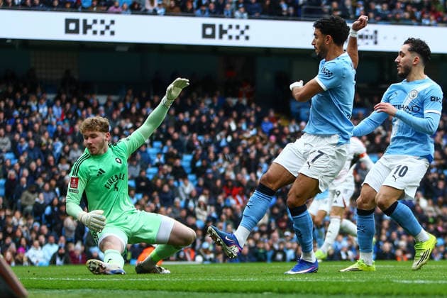 Manchester City v Salford City, Emirates FA Cup Omar Marmoush of Manchester City scores a GOAL 1-0 during the Manchester City v Salford City Emirates FA Cup 4th Round match at the Etihad Stadium, Manchester, England on 14 February 2026 Credit: Luke Williams Every Second Media Editorial use only. All images are copyright Every Second Media Limited. No images may be reproduced without prior permission. All rights reserved. Premier League and Football League images are subject to licensing agreements with Football DataCo Limited. see https: www.football-dataco.com Copyright: xIMAGO EveryxSecondxMediax ESM-1801-0015 LukexWilliamsx xEveryxSecondxMediax