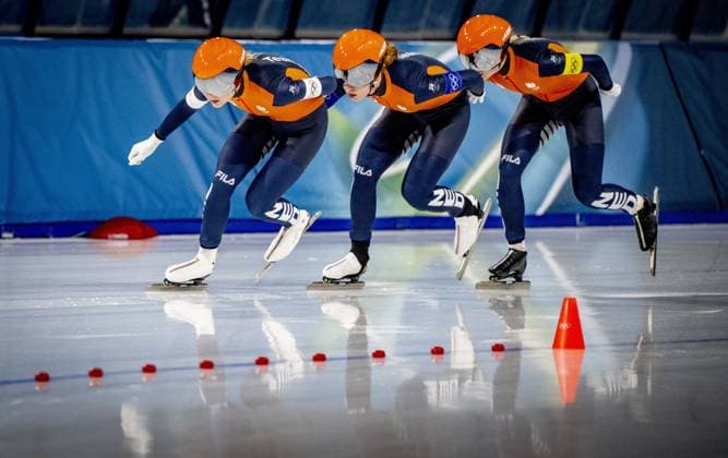MILAN- quarterfinals of the Team Pursuit at the Olympic Games, Olympische Spiele, Olympia, OS in the women s category Joy Beune, Marijke Groenewoud and Antoinette Rijpma-De Jong will skate Milano Speed skating, Eisschnelllauf Stadium Olympic Winter games, Winterspiele,Spiele, Summer games Milan Cortina 2026 ROBIN UTRECHT ANP netherlands out - belgium out xVIxxIVx 550678798 originalFilename: 550678798.jpg