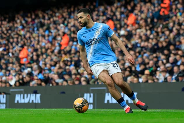 Manchester City v Salford City, FA Cup Rayan Ait-Nouri (21) of Manchester City runs with the ball during the FA Cup match between Manchester City and Salford City at the Etihad Stadium, Manchester, UK on 14 February 2026. Manchester Etihad Stadium Manchester UK Editorial use only DataCo restrictions apply See www.football-dataco.com , Copyright: xConorxMolloyx PSI-23752-0037